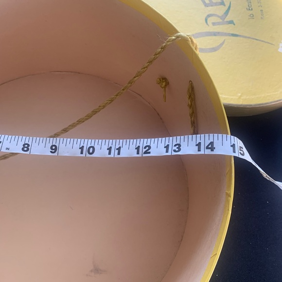 Vintage NY Hat Box - Picture 4 of 5